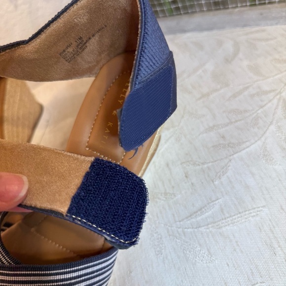 Kelly & Katie Gala Espadrille Wedge Sandal Women’s Size 11M. Blue /White Stripe - Picture 6 of 10